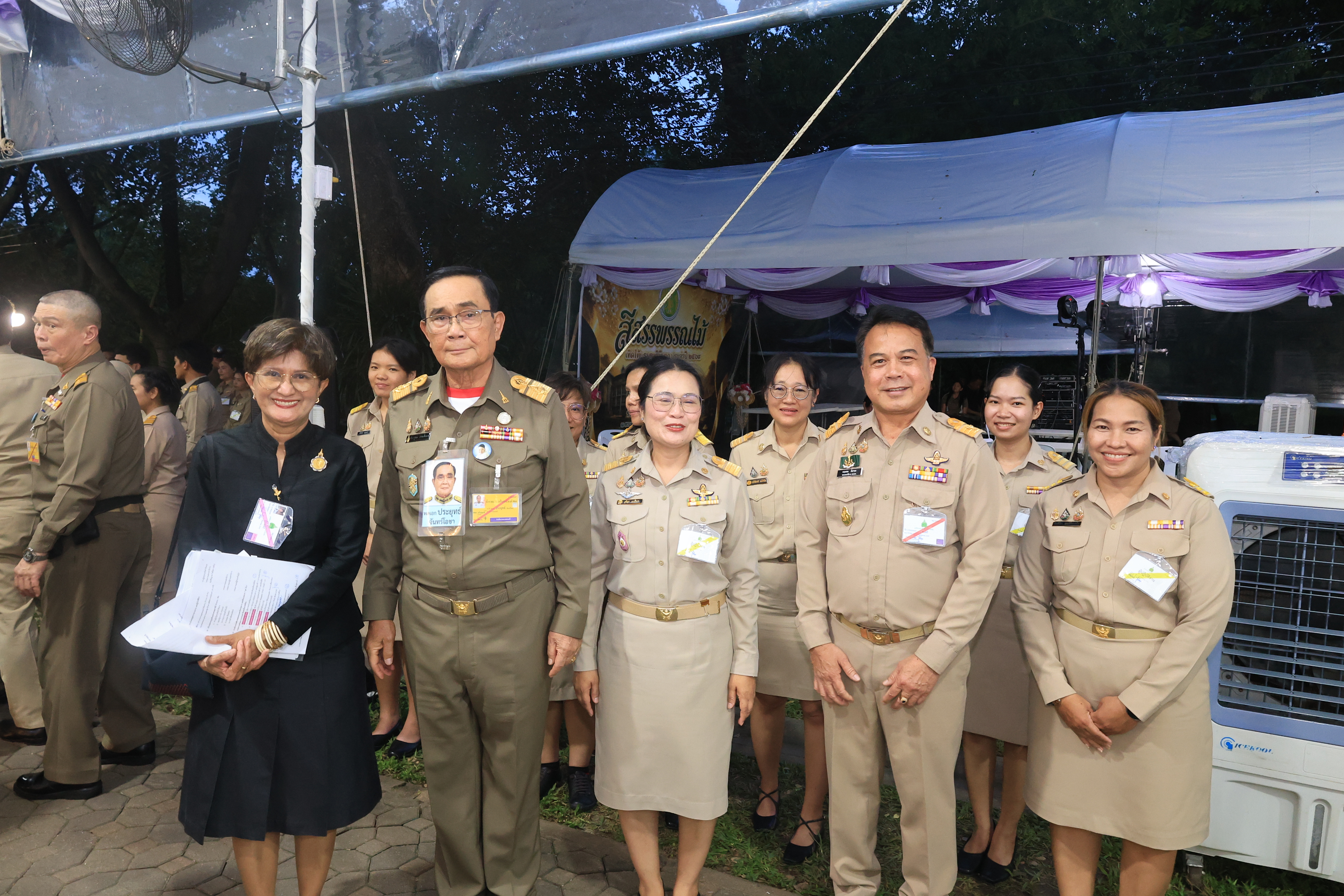 title - สำนักงานการปฏิรูปที่ดินเพื่อเกษตรกรรม ร่วมเฝ้าฯ รับเสด็จ สมเด็จพระกนิษฐาธิราชเจ้า กรมสมเด็จพระเทพรัตนราชสุดา ฯ สยามบรมราชกุมารี เสด็จพระราชดำเนินไปทรงเปิดงาน “สีสรรพรรณไม้ เทิดไท้บรมราชินีนาถ”